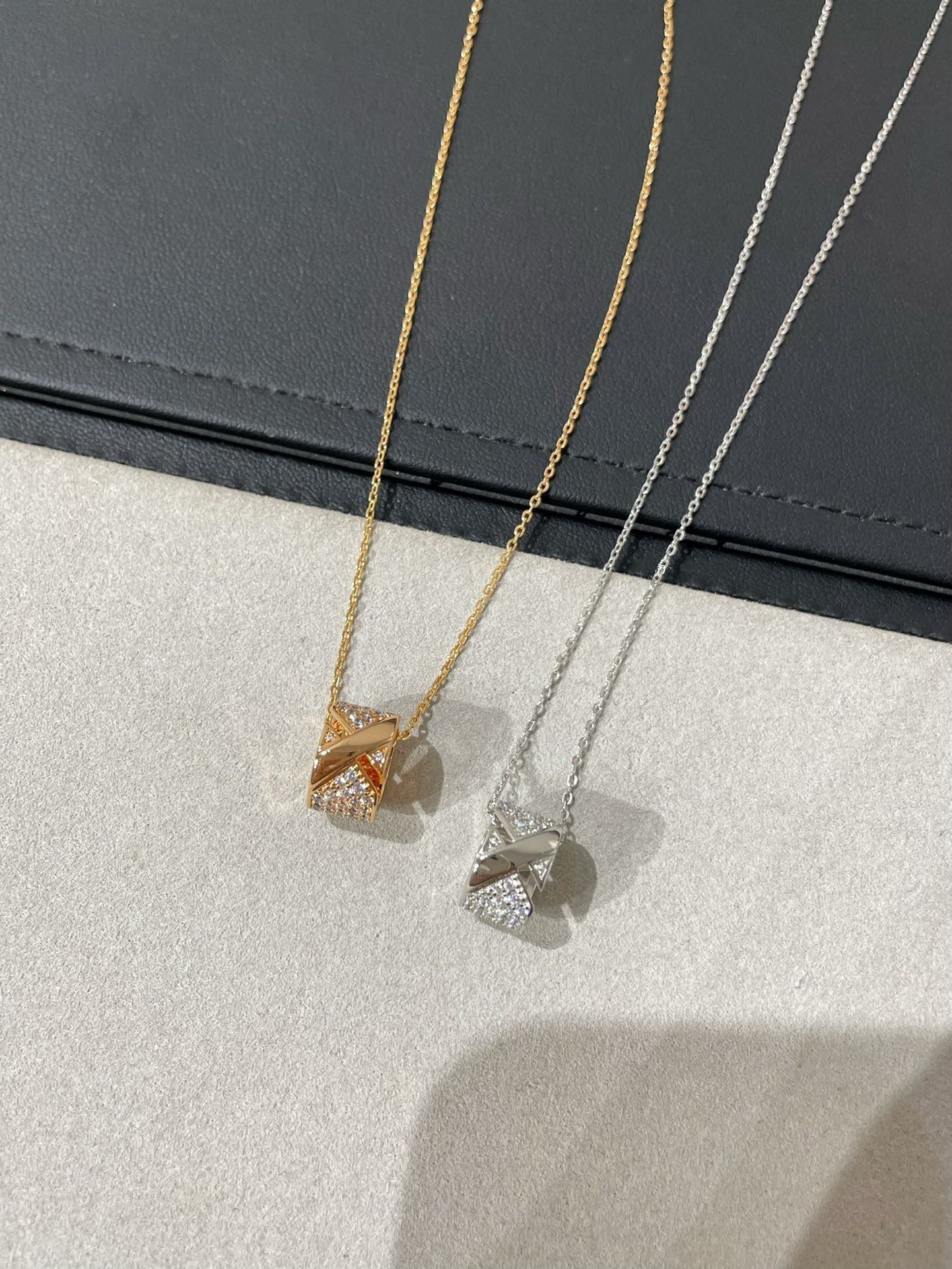 [Marin]LIENS EVIDENCE DIAMOND PAVED NECKLACE