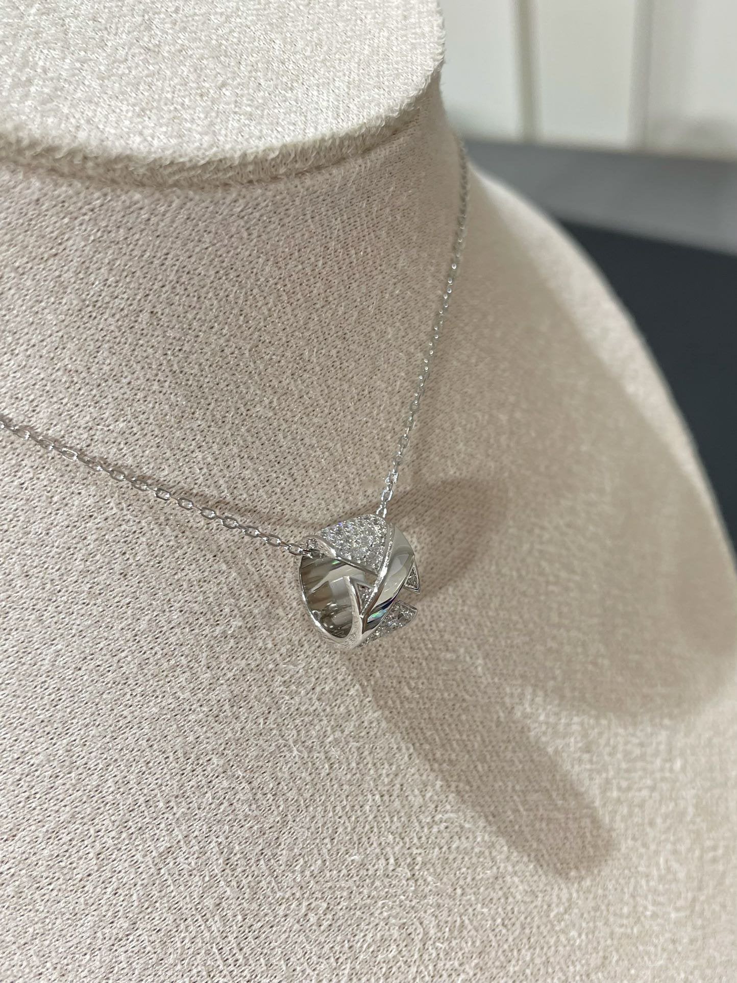 [Marin]LIENS EVIDENCE DIAMOND PAVED NECKLACE