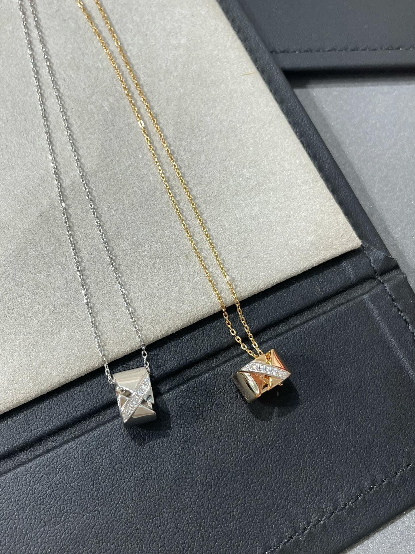 [Marin]LIENS EVIDENCE DIAMOND NECKLACE