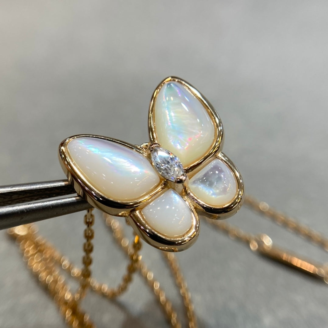 [Marin]BUTTERFLY MOP DIAMOND NECKLACE