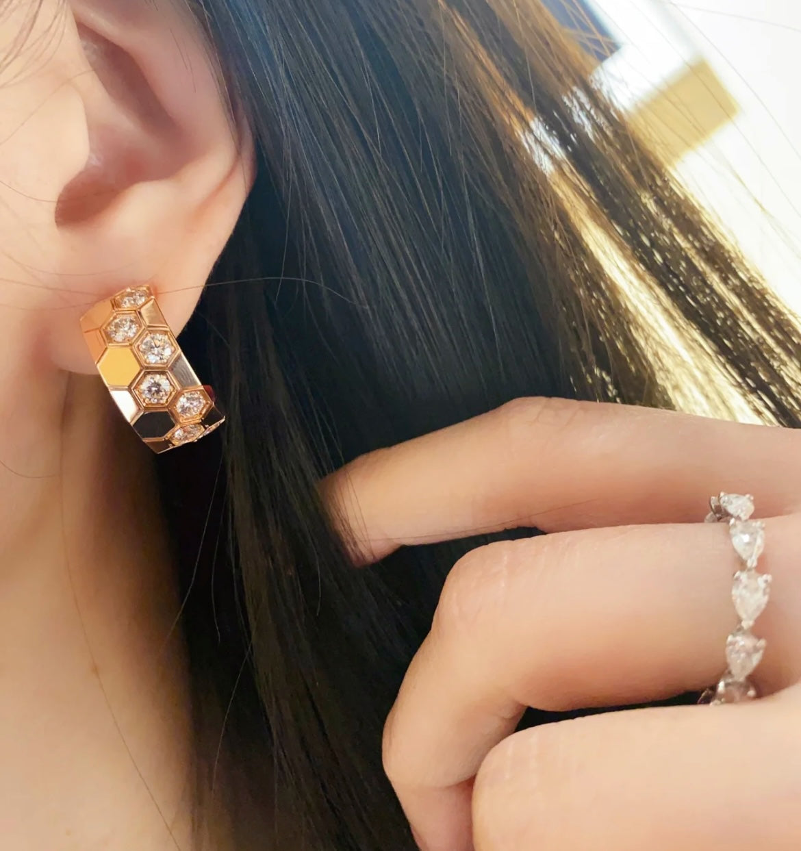 [Marin]BEE LOVE DIAMOND HOOP EARRINGS