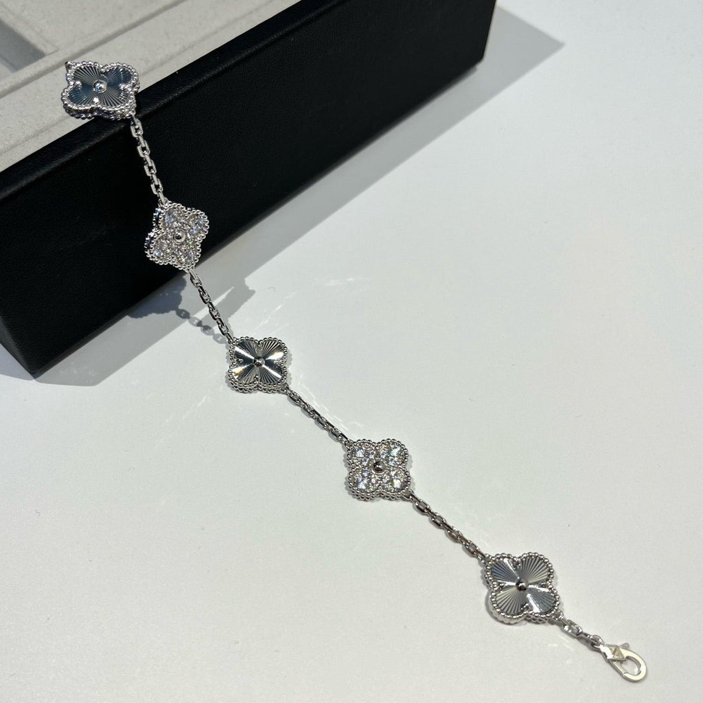 [⭐Shinejoy] CLOVER 5 MOTIF LASER BRACELET COLLECTION