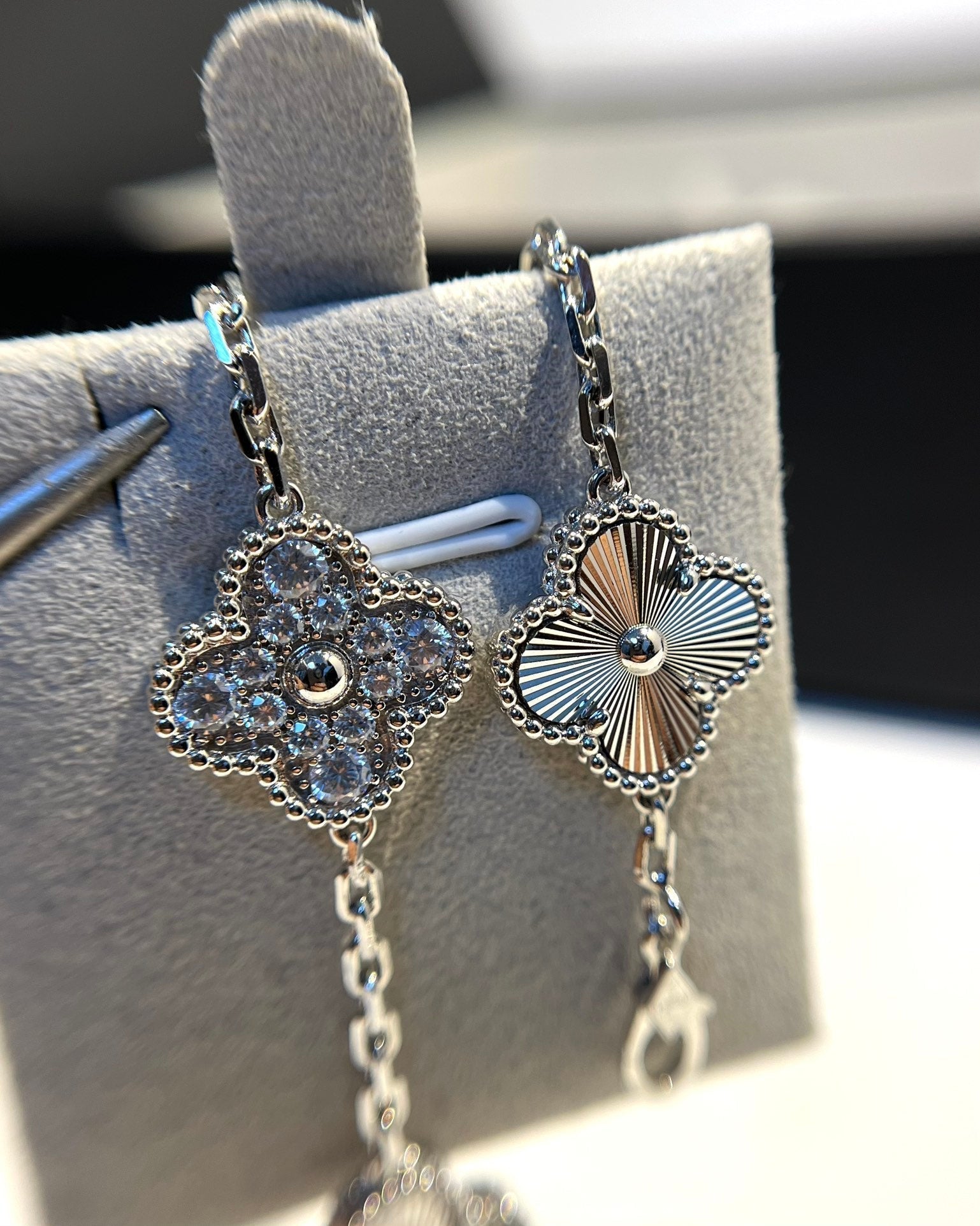 [⭐Shinejoy] CLOVER 5 MOTIF LASER BRACELET COLLECTION