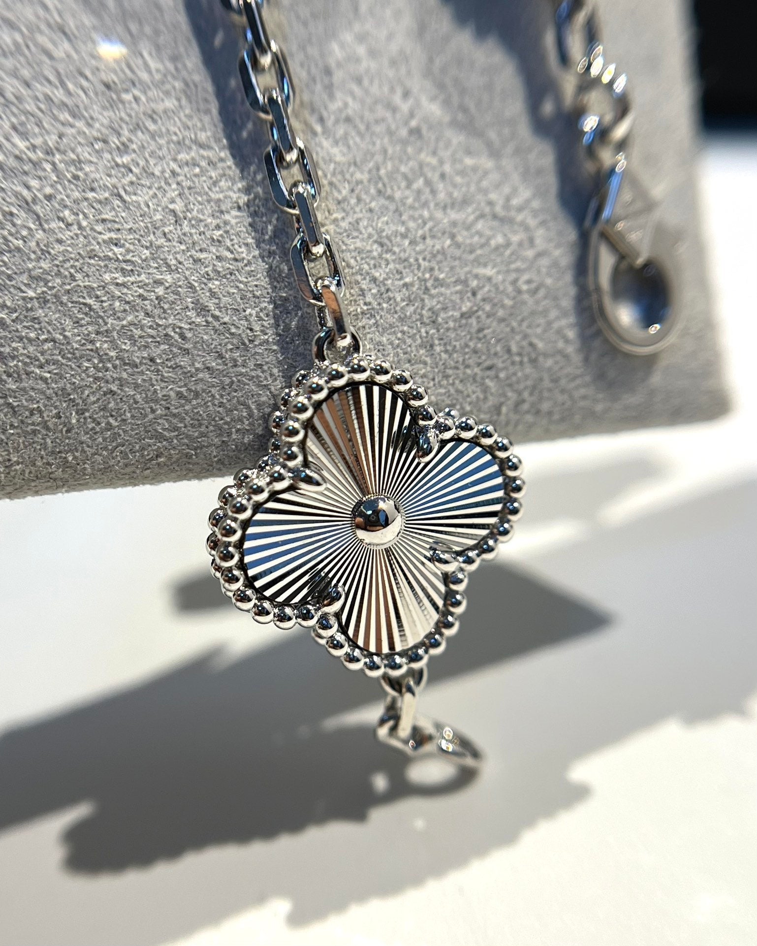 [⭐Shinejoy] CLOVER 5 MOTIF LASER BRACELET COLLECTION