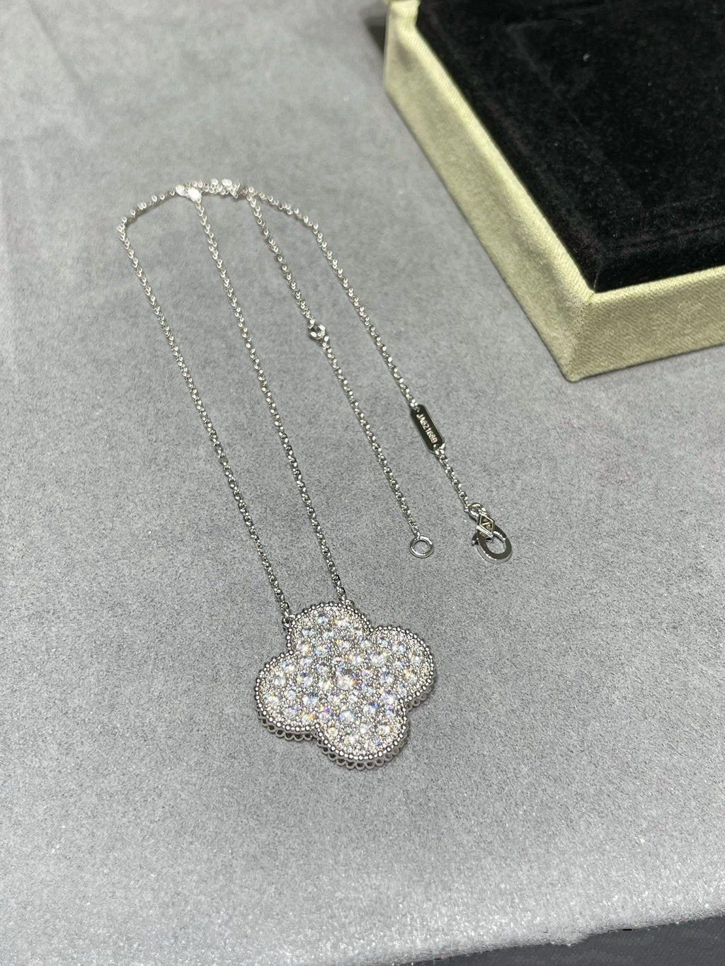 [Marin]CLOVER 25MM ラージペンダント ダイヤモンドパヴェ シルバーネックレス