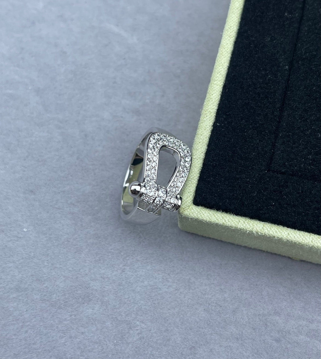 [Marin]Wide Hoof-Shaped Diamond-Studded Ring