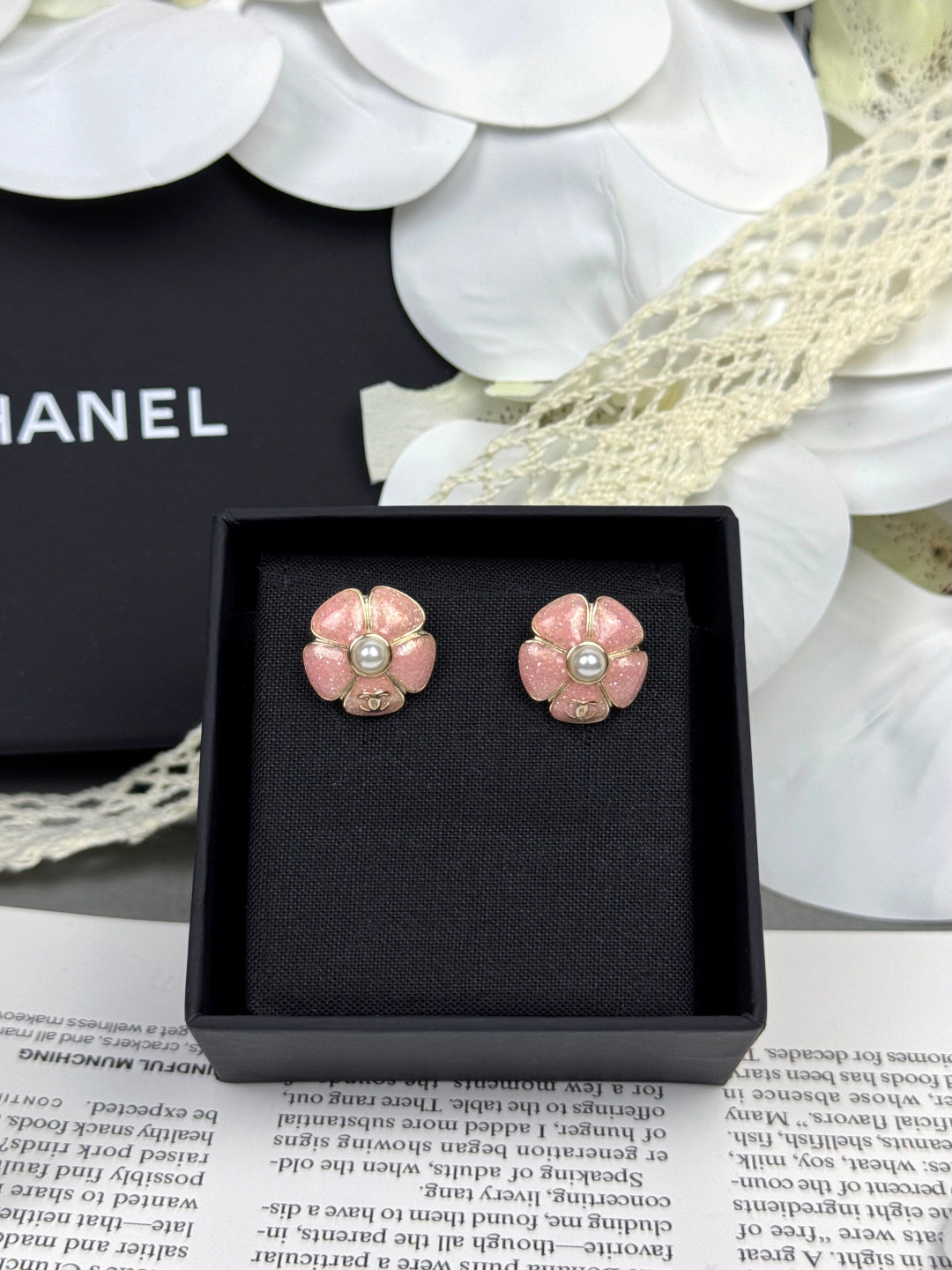 [Marin]26C Pink Camellia Pearl Enamel Stud Earrings
