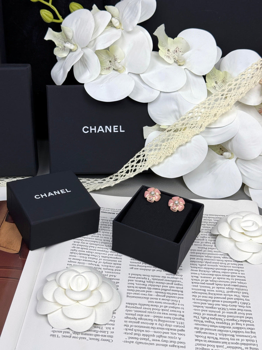 [Marin]26C Pink Camellia Pearl Enamel Stud Earrings
