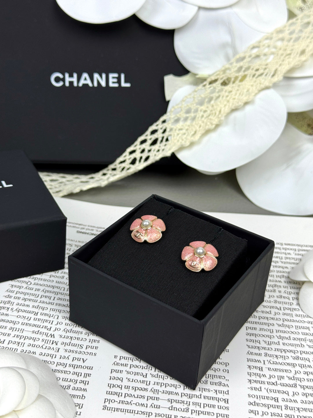 [Marin]26C Pink Camellia Pearl Enamel Stud Earrings