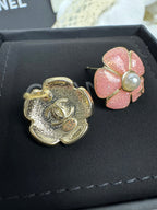 [Marin]26C Pink Camellia Pearl Enamel Stud Earrings
