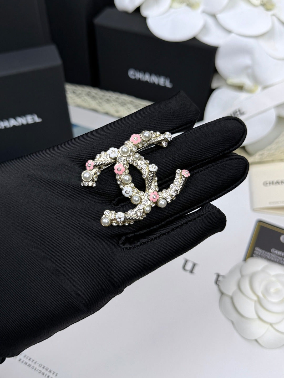 [Marin]26C Pink-White Enamel Ice Cream Cone Double C Brooch