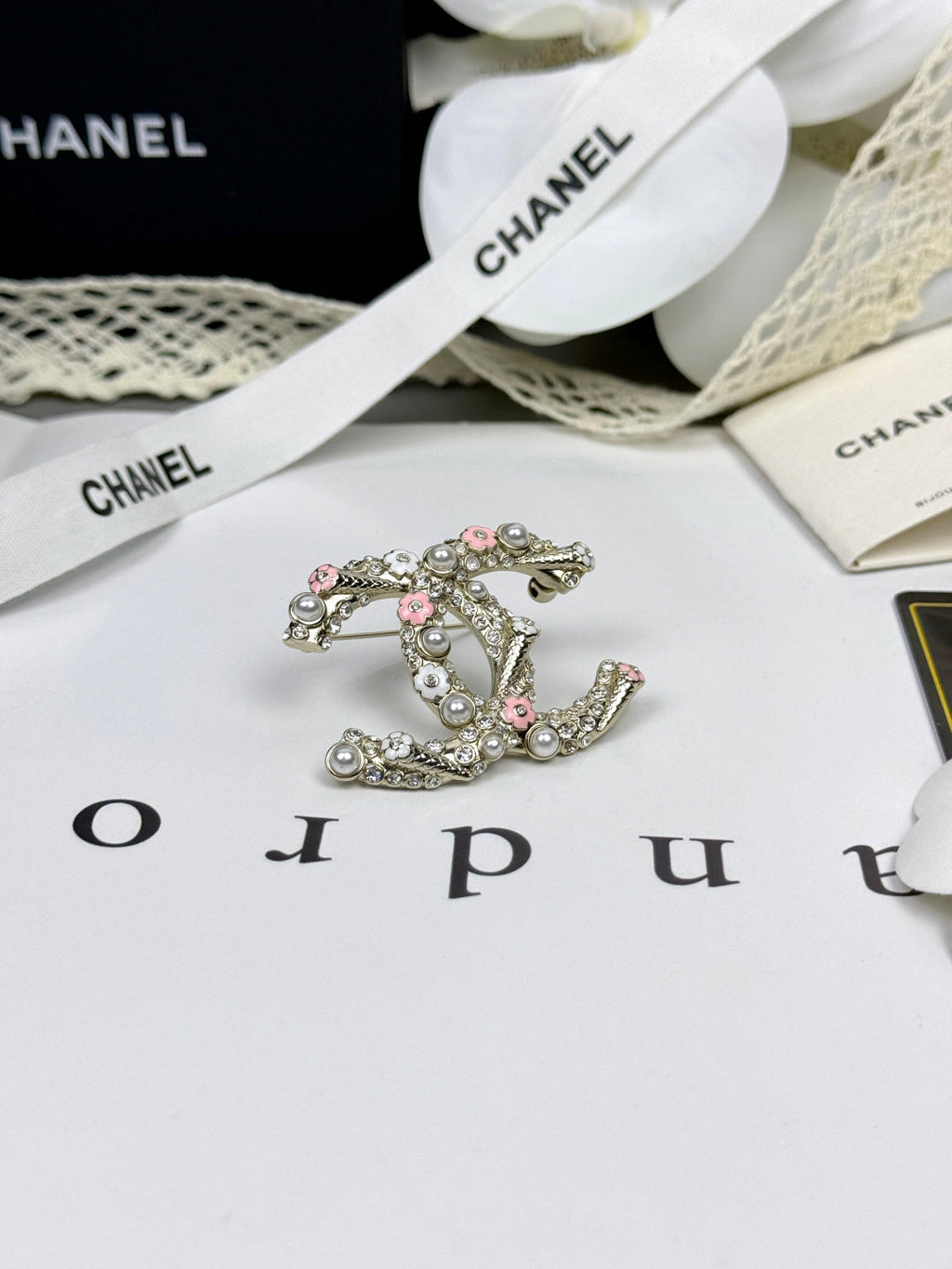 [Marin]26C Pink-White Enamel Ice Cream Cone Double C Brooch
