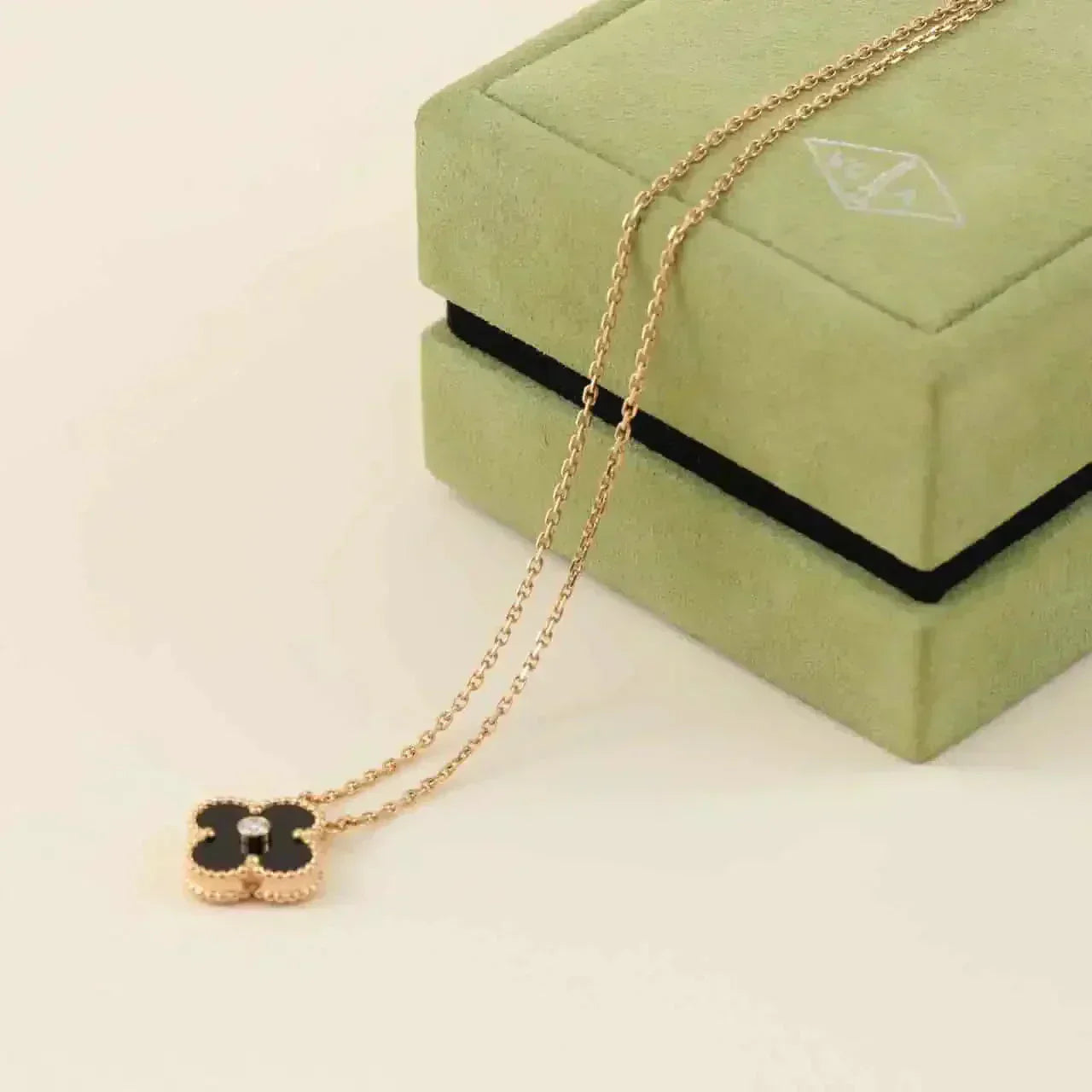 [Marin]CLOVER 15MM DIAMOND ONYX NECKLACE