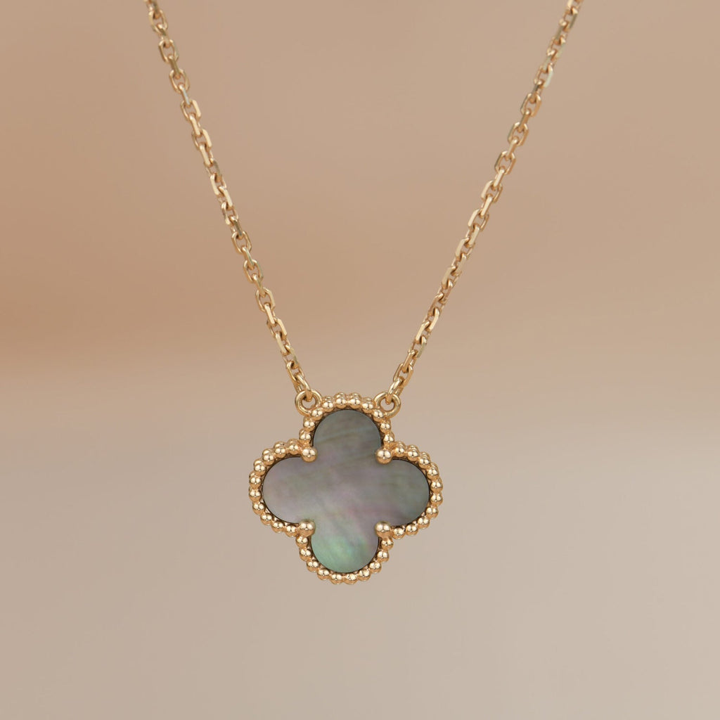 [Marin]COLLIER TRÈFLE 15 MM NACRE GRISE