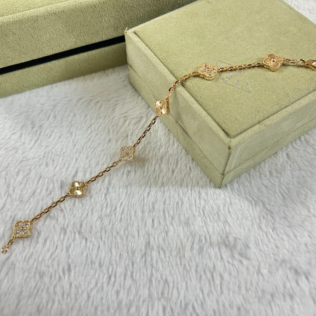 [Marin]CLOVER 6 MOTIF DIAMOND LASER BRACELET-w