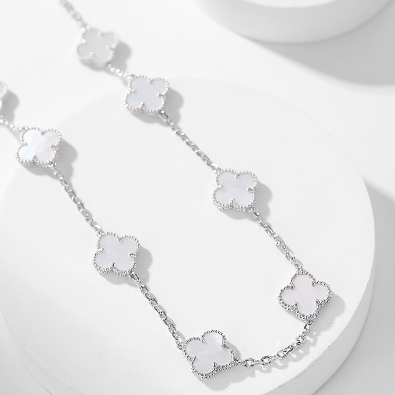 [Marin]COLLIER 10 MOTIFS TRÈFLE NACRE BLANCHE