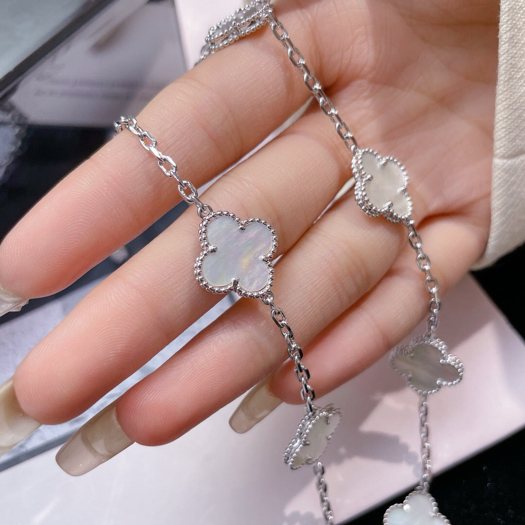 [Marin]COLLIER 10 MOTIFS TRÈFLE NACRE BLANCHE
