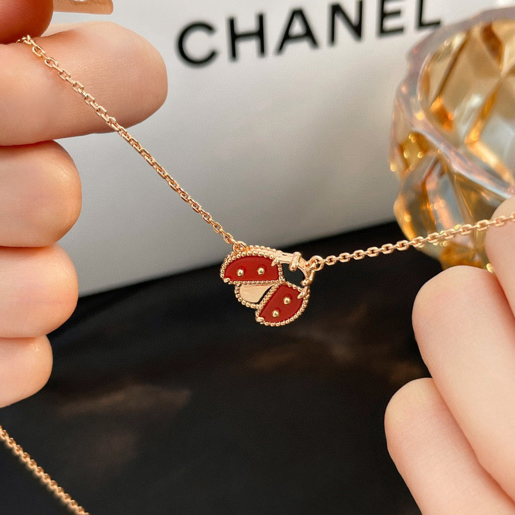 [Marin]LUCKY  CARNELIANS LADYBUG NECKLACE