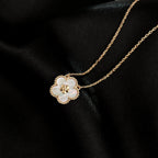 [Marin]LUCKY  WHITE MOP  PLUM BLOSSOM NECKLACE