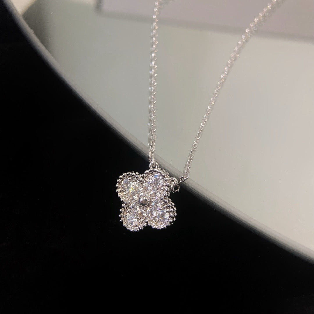 [Marin]CLOVER 15MM DIAMOND SINGLE FLOWER NECKLACE