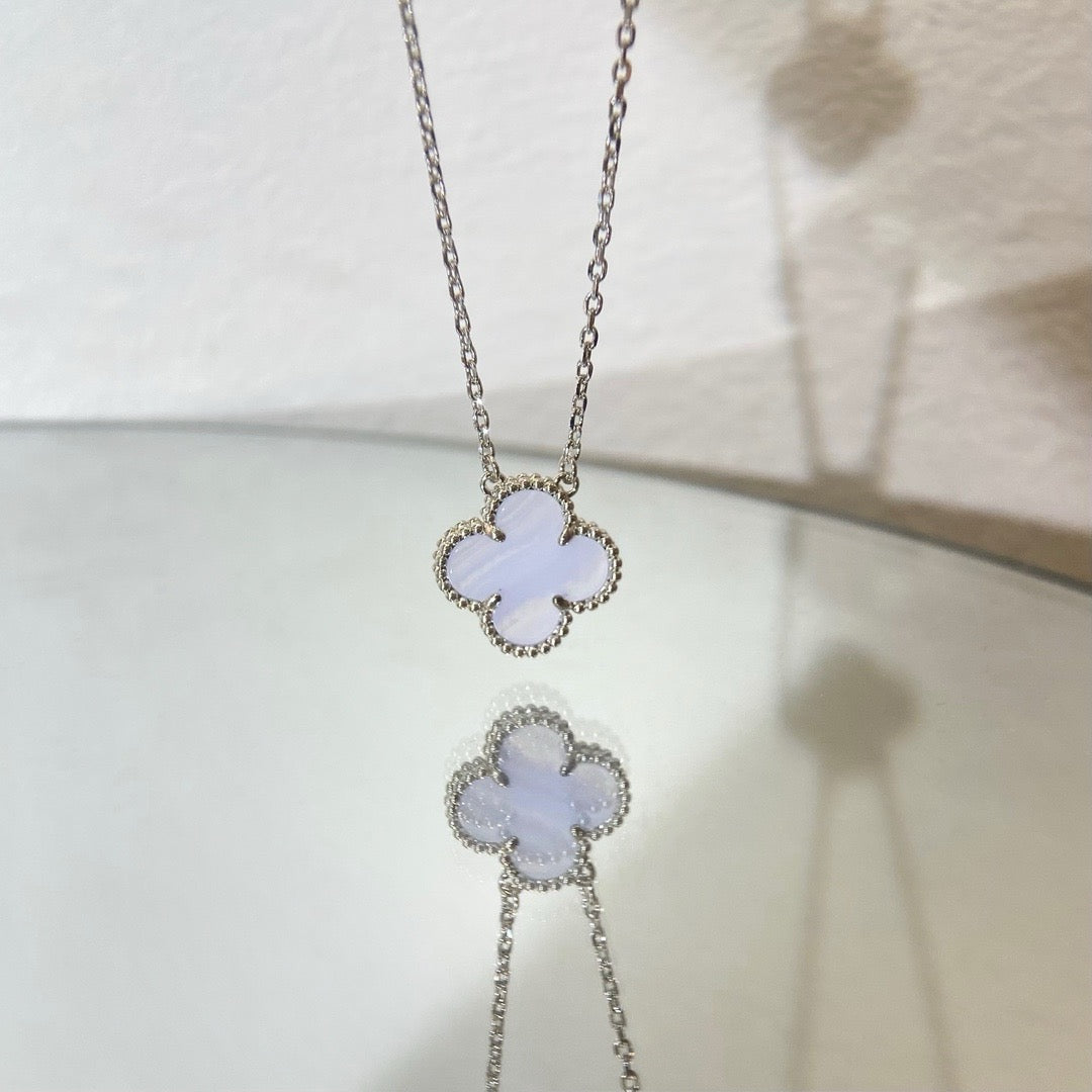 [Marin]CLOVER 15MM BLUE CHALCEDONY NECKLACE SILVER