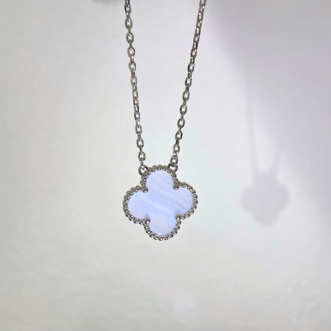 [Marin]CLOVER 15MM BLUE CHALCEDONY NECKLACE SILVER