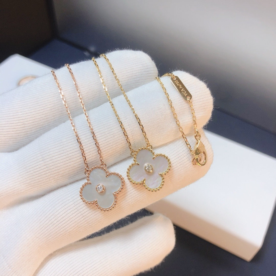 [Marin]CLOVER 15MM DIAMOND WHITE FRITILLARIA NECKLACE