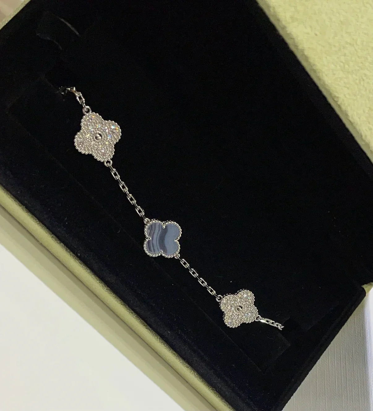 [⭐Shinejoy] CLOVER 5 MOTIF PURPLE CHALCEDONY BRACELET COLLECTION