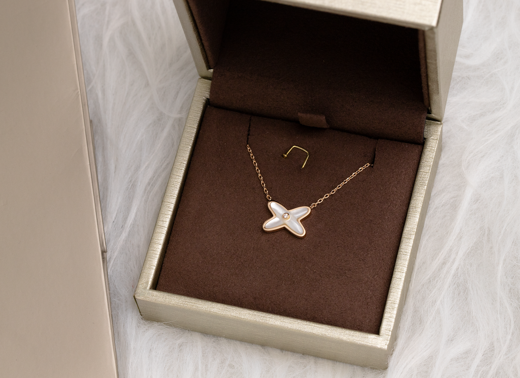 [Marin]JEUX DE COLLIER 1 DIAMANT