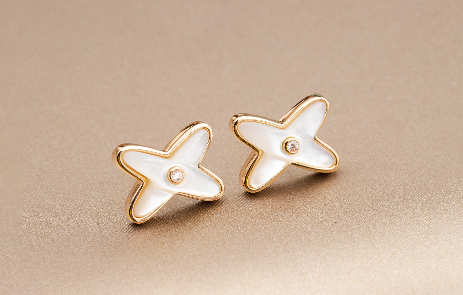 [Marin]JEUX DE WHITE MOP PINK GOLD DIAMOND EARRINGS