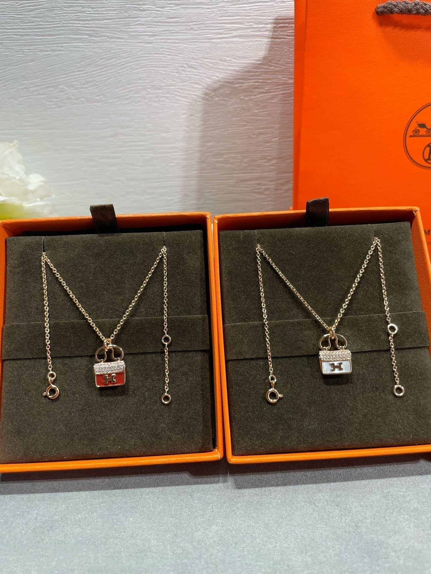 [Marin]H CIRCE MOISSANITE PENDANT NECKLACE GOLD