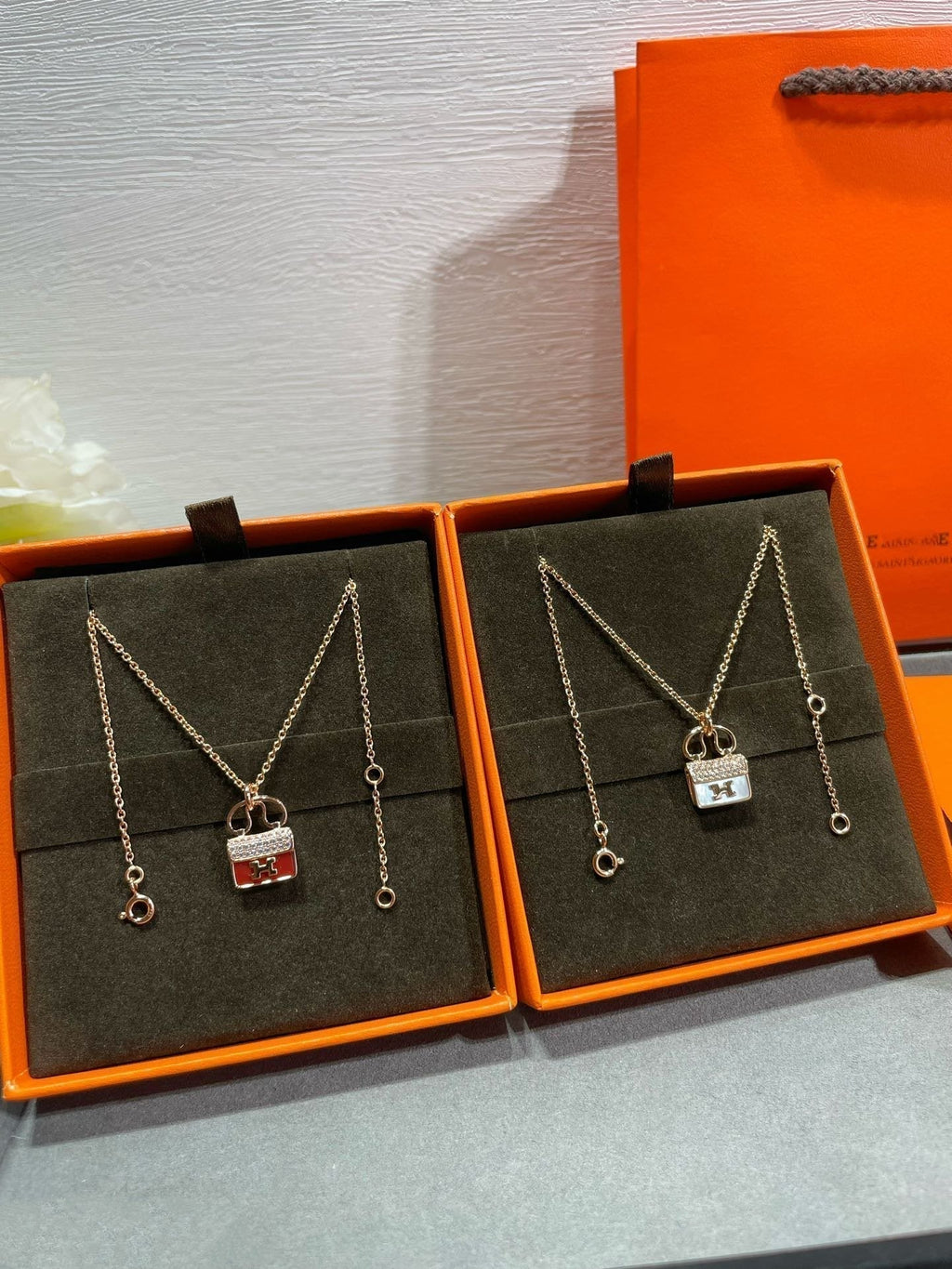 [Marin]H CIRCE MOISSANITE PENDANT NECKLACE GOLD