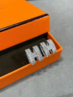 [Marin]H STUD EARRINGS WITH SILVER DIAMONDS