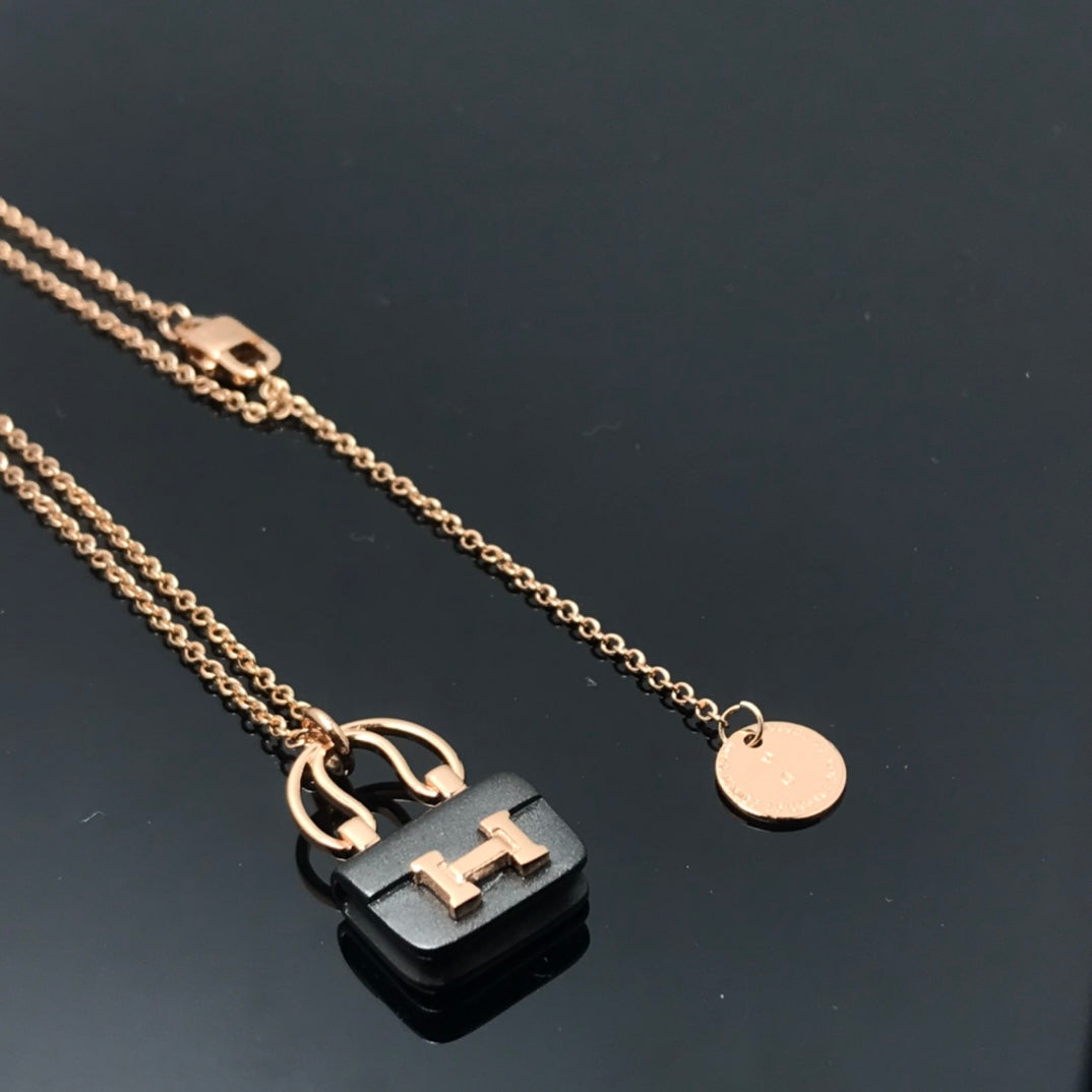 [Marin]WOMEN'S HM AMULETTES CONSTANCE PENDANT NECKLACE