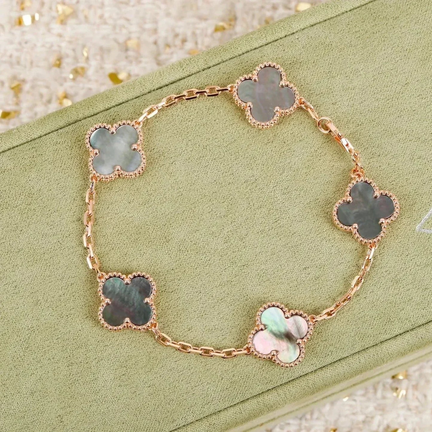 [⭐Shinejoy] CLOVER 5 MOTIF GRAY MOP BRACELET COLLECTION