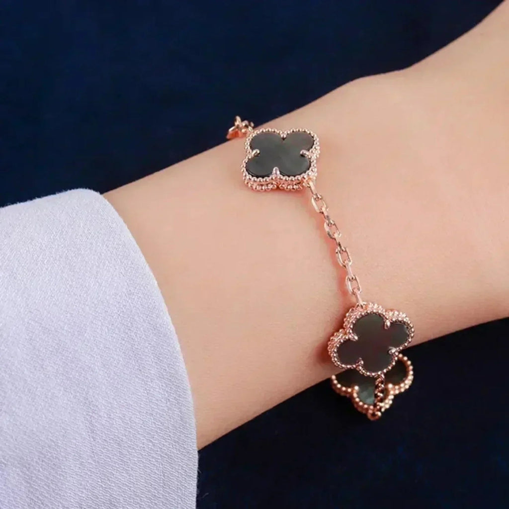 [⭐Shinejoy] CLOVER 5 MOTIF GRAY MOP BRACELET COLLECTION