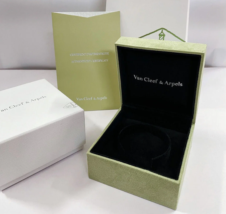 [Marin]CLOVER 15MM LASER NECKLACE AND BOX
