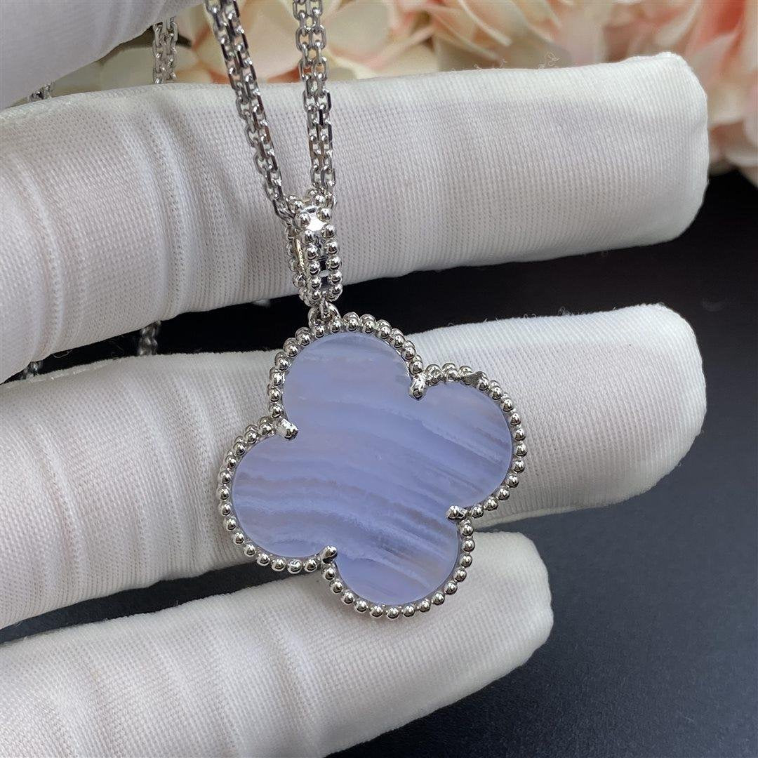 [Marin]CLOVER SILVER CHALCEDONY BIG CLOVER NECKLACE