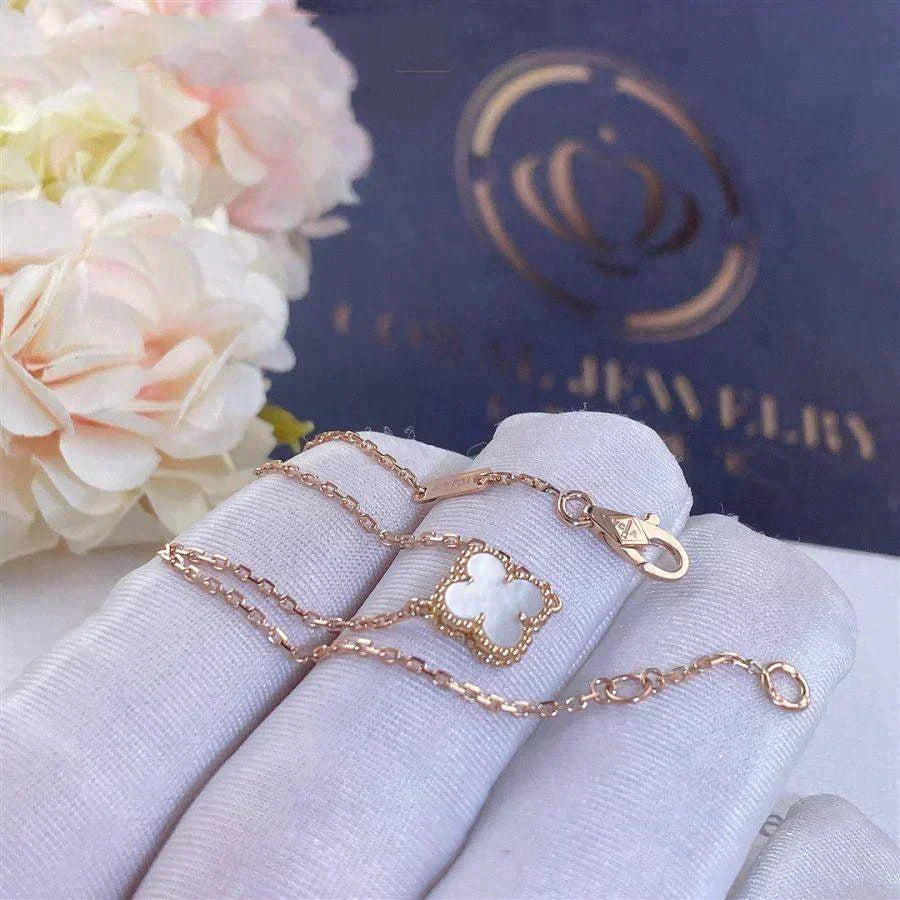 [Marin]CLOVER WHITE MOP SINGLE FLOWER BRACELET