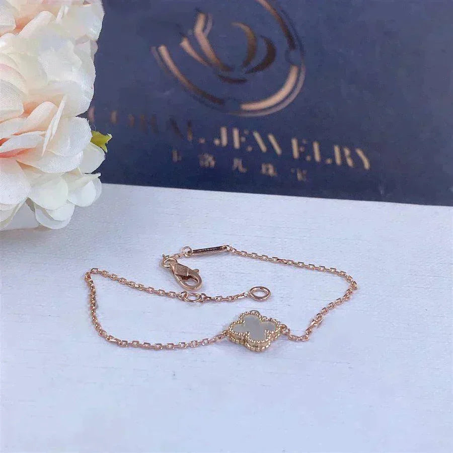 [Marin]CLOVER WHITE MOP SINGLE FLOWER BRACELET