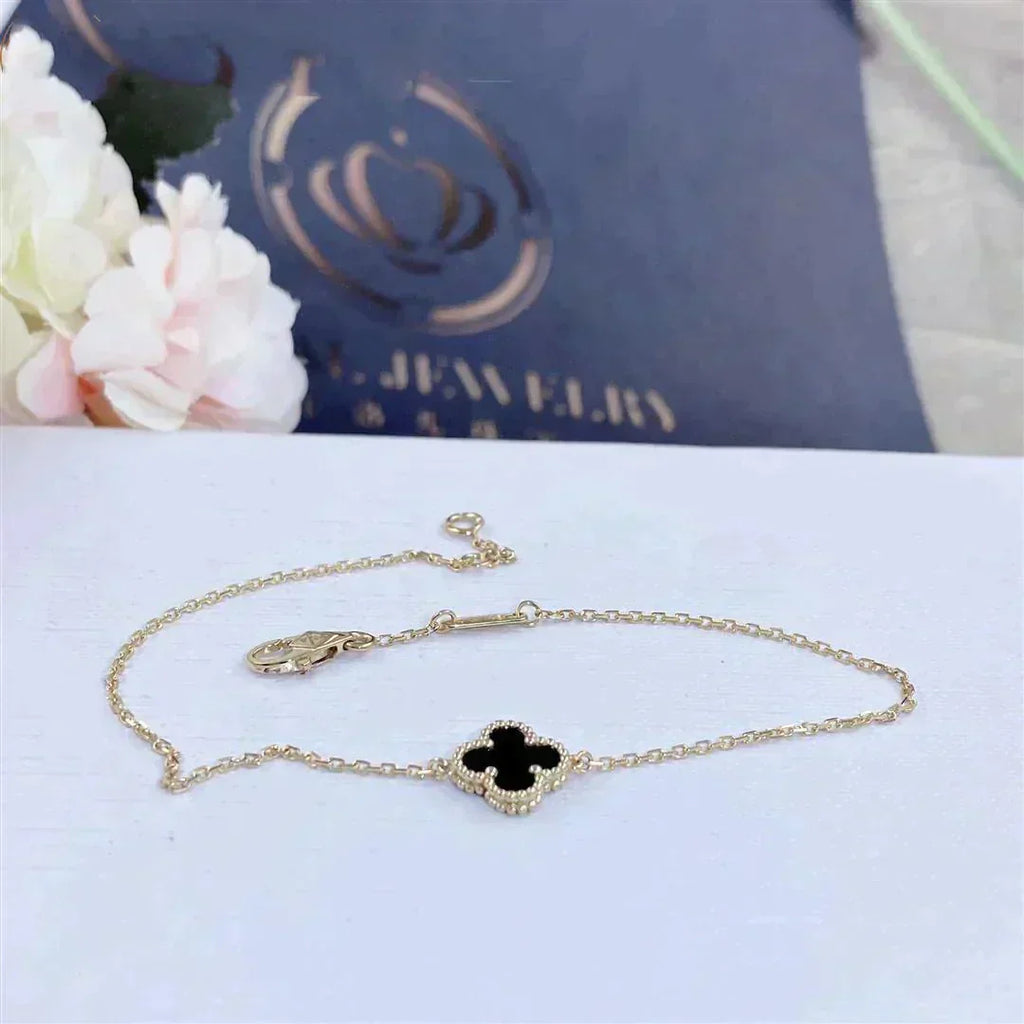 [Marin]CLOVER ONYX SINGLE FLOWER BRACELET
