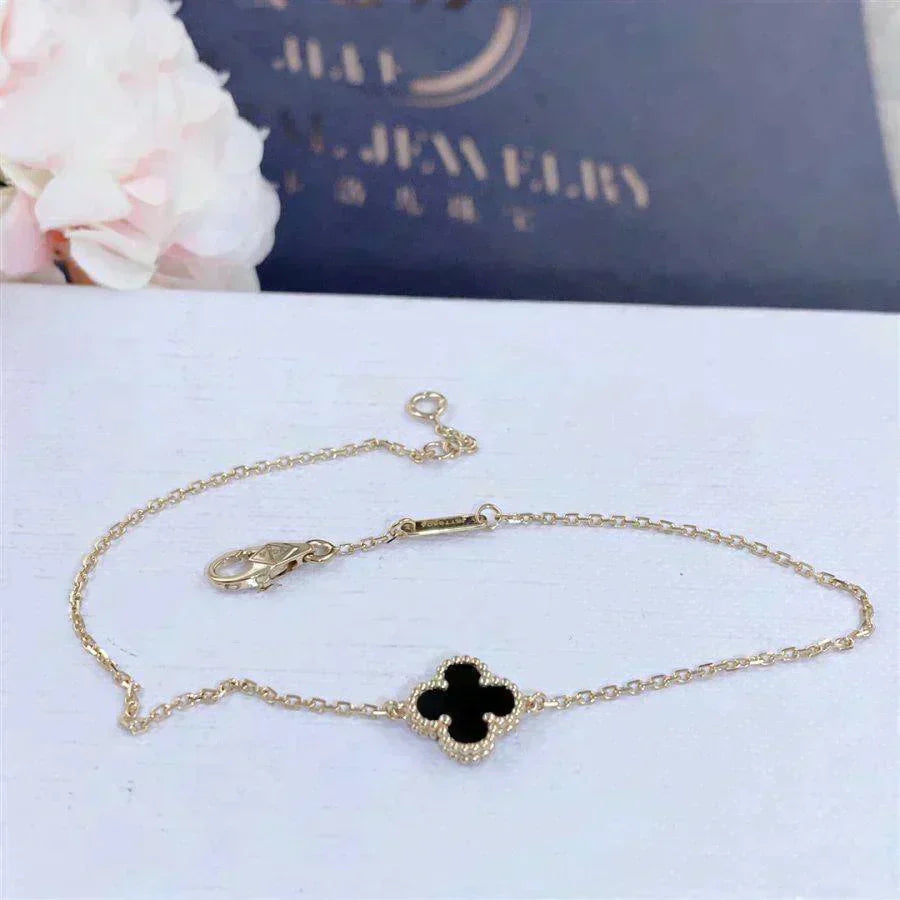 [Marin]CLOVER ONYX SINGLE FLOWER BRACELET