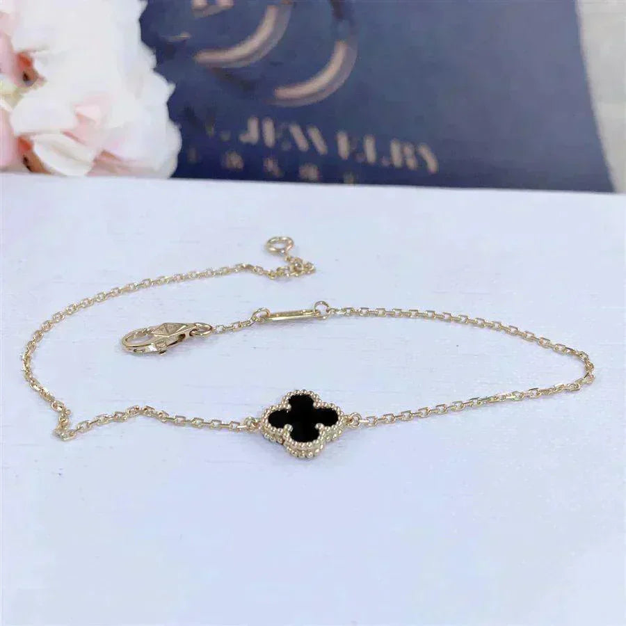 [Marin]CLOVER ONYX SINGLE FLOWER BRACELET