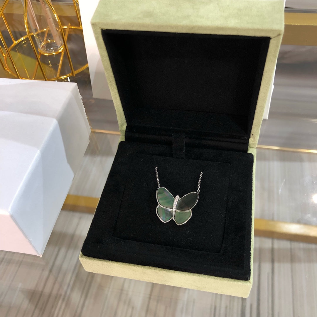 [Marin]LARGE BUTTERFLY SILVER PENDANT DIAMOND NECKLACE